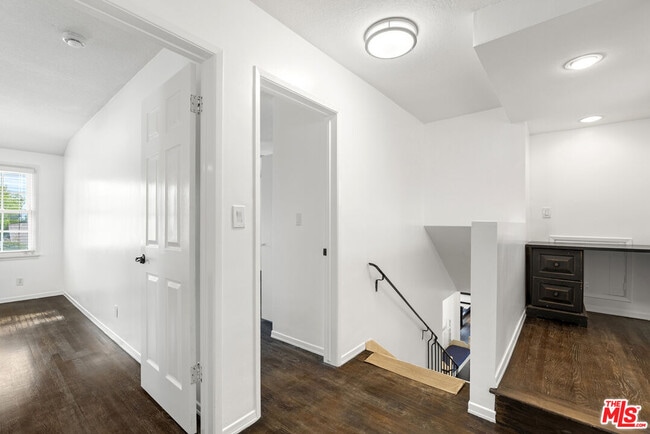 Building Photo - 8309 Denise Ln