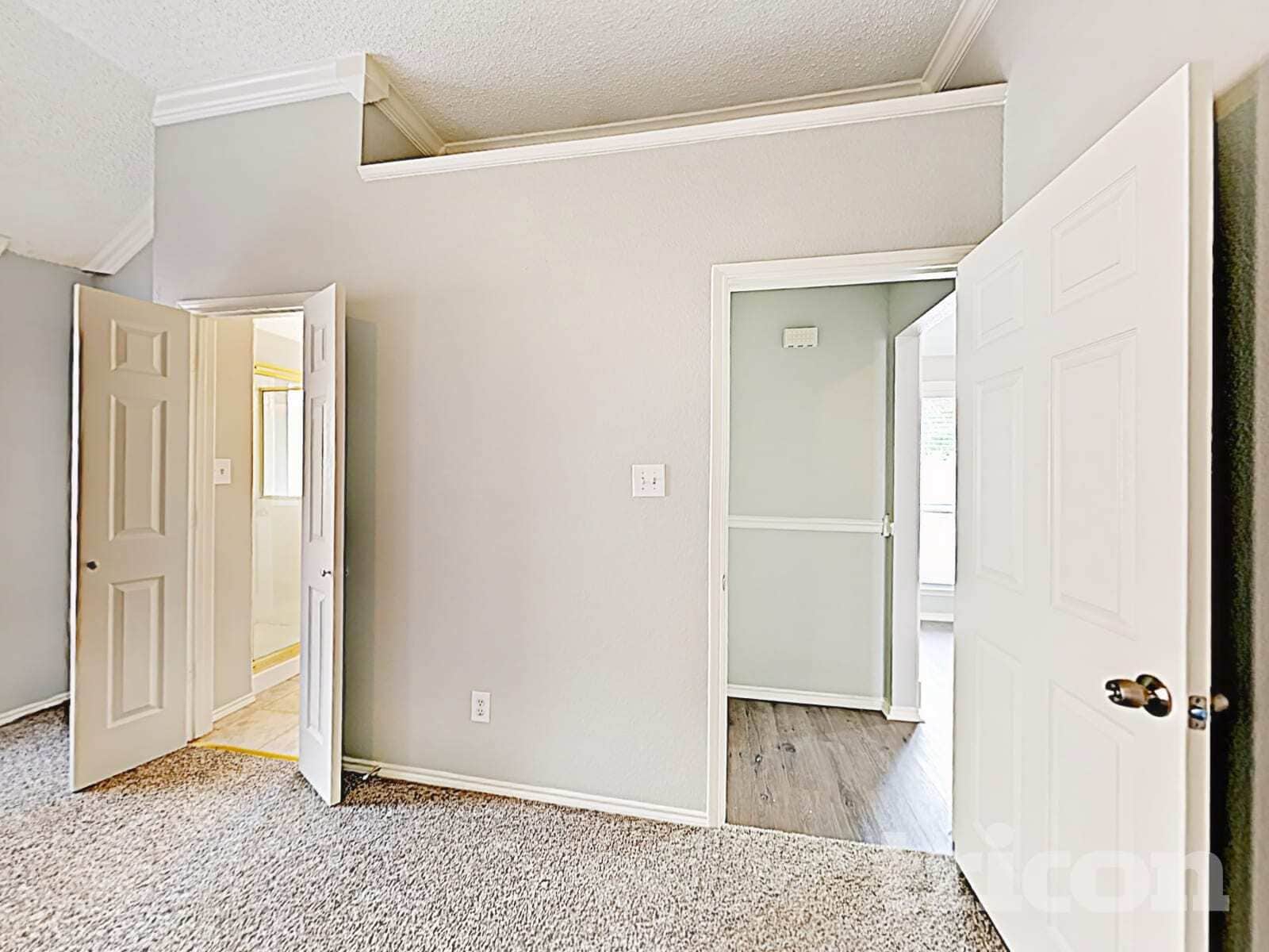 Building Photo - 229 Willow Creek Dr