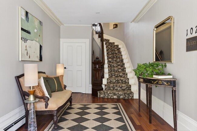 Building Photo - 7 Islington St