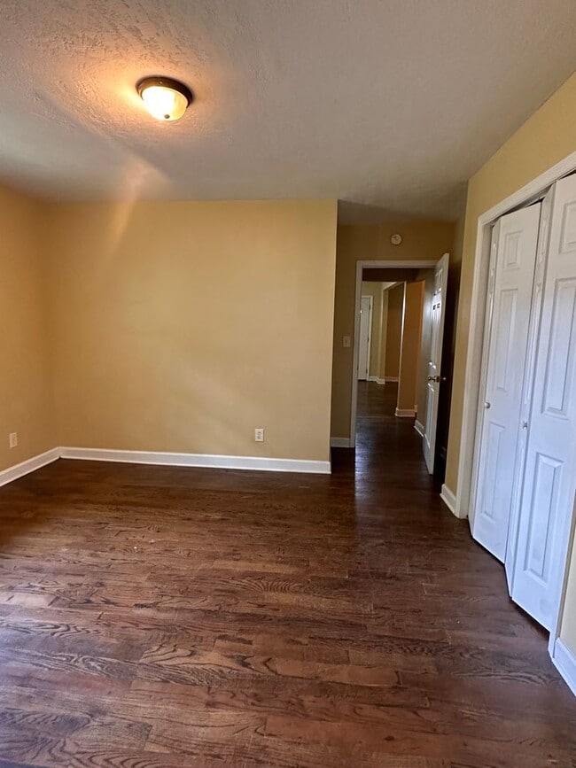 Building Photo - 610 Martin St