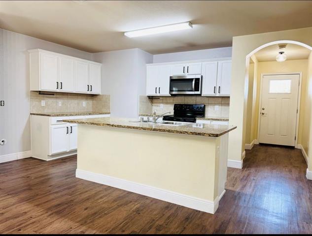 Building Photo - 2112 Shady Glen Trail