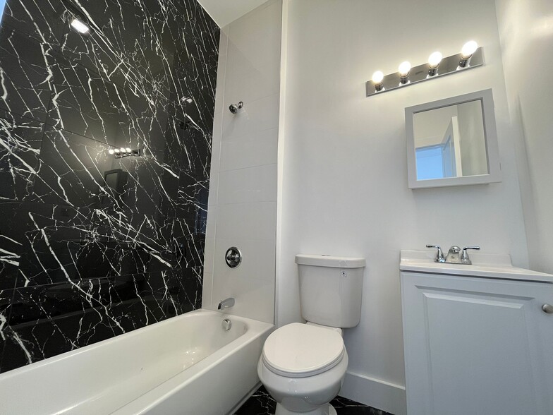 Building Photo - 224 Old Bergen Rd