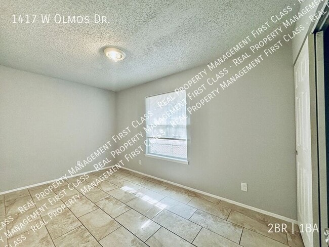Building Photo - 1417 W Olmos Dr