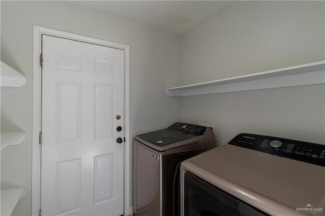 Building Photo - 3425 Ozark Ave