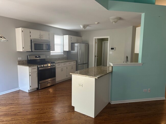 Building Photo - 1211 Bluejay Ln