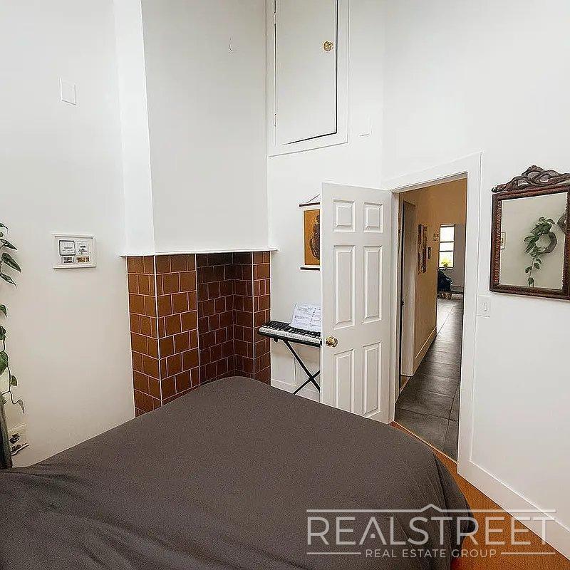 Building Photo - Harman Street