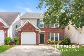 Building Photo - 9582 Lakeview Cir