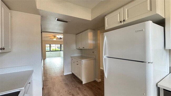 Building Photo - 3677 Longmeadow Dr