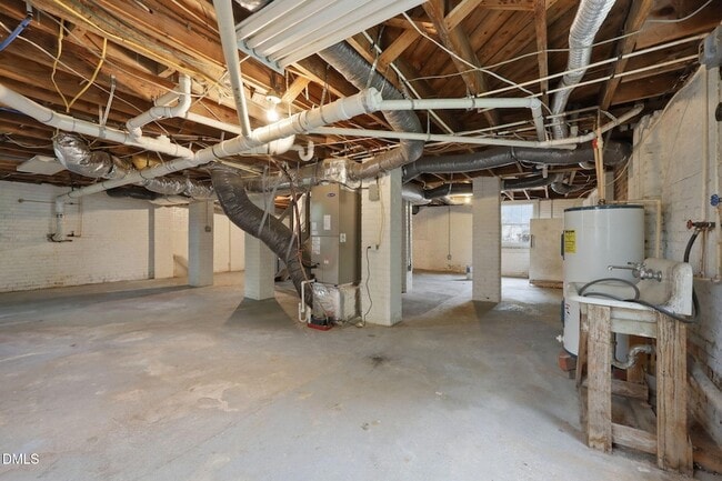 Building Photo - 1203 S Main St
