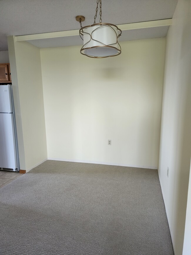 Dining area - 6500 Woodlake Dr