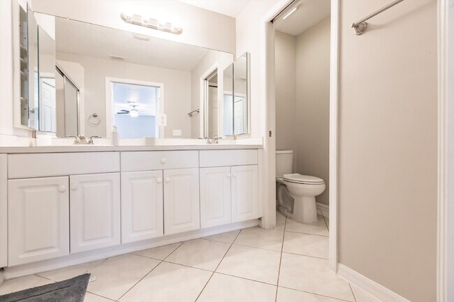 Building Photo - "Charming 3-Bedroom Home with 2 Full Baths and Spacious 2537 Sq Ft in North Port, FL!"