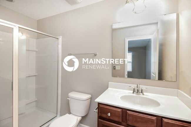 Building Photo - 3 Bedroom Pet-Friendly Home in Charlotte, NC with Main Street Renewal