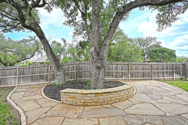Building Photo - 1434 Oaklawn Dr