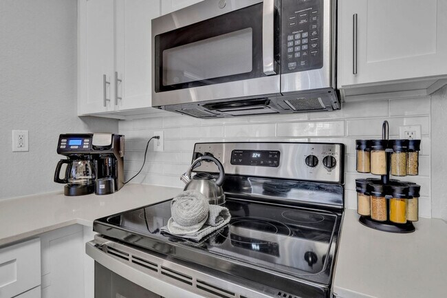 Building Photo - 9763 Magnolia Blossom Dr