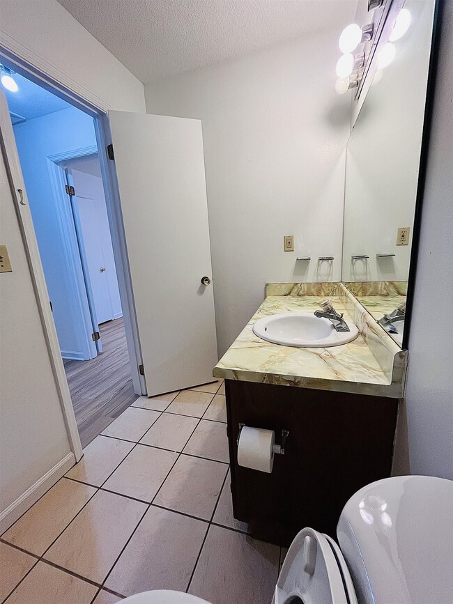 Building Photo - 8789 Louvinia Way