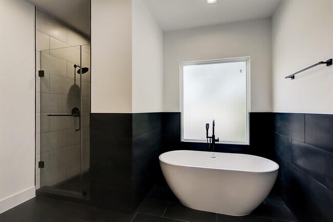 Building Photo - 4304 Sondick Ct