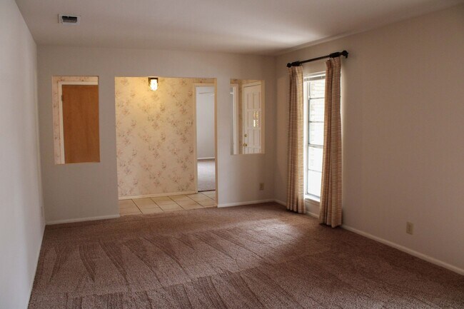 Building Photo - CROWNHILL PARK, ALAMO HEIGHTS I.S.D.