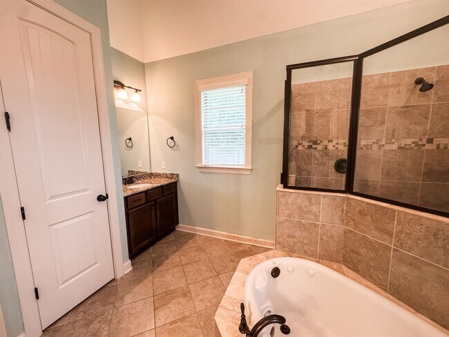 Building Photo - 1229 Grainfield Cove