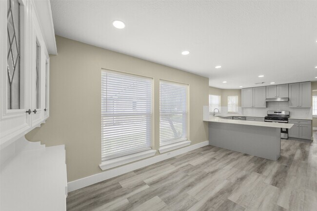 Building Photo - 4138 Club Valley Dr