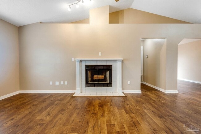 Building Photo - 2060 Cambridge Cir