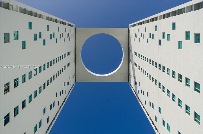 Building Photo - 500 Brickell Ave