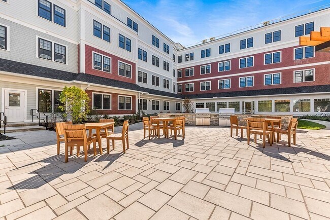 Building Photo - 22 Everett St