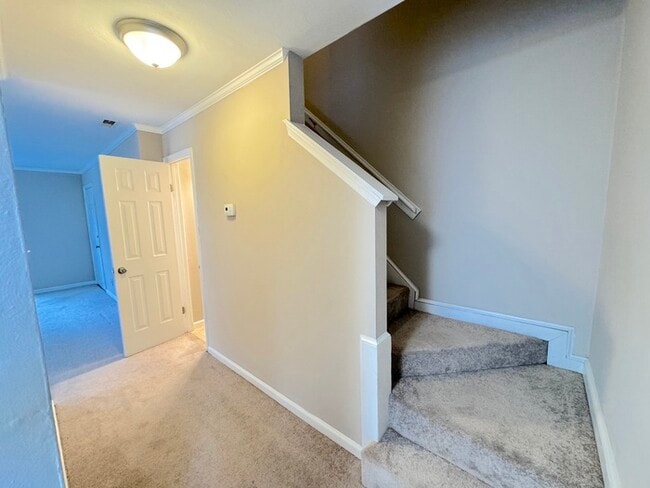 Building Photo - 1003 Green St