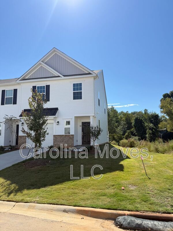 Building Photo - 15 Twiggs Ln