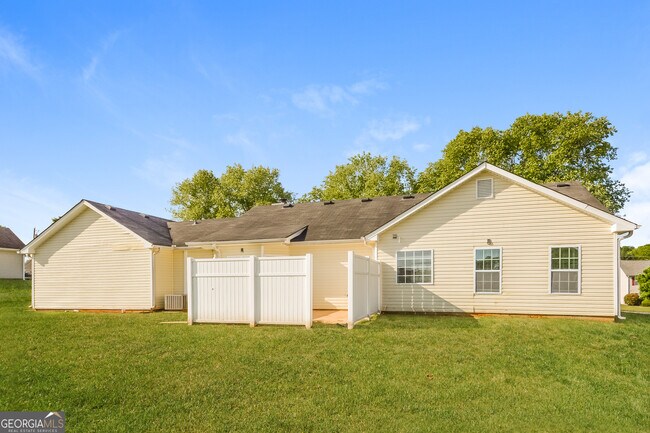 Building Photo - 70 Serena Ct