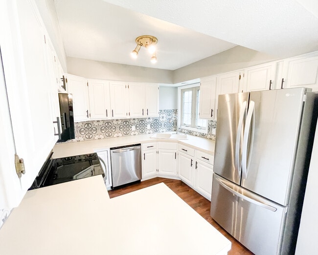 Building Photo - 5214 S 82nd St