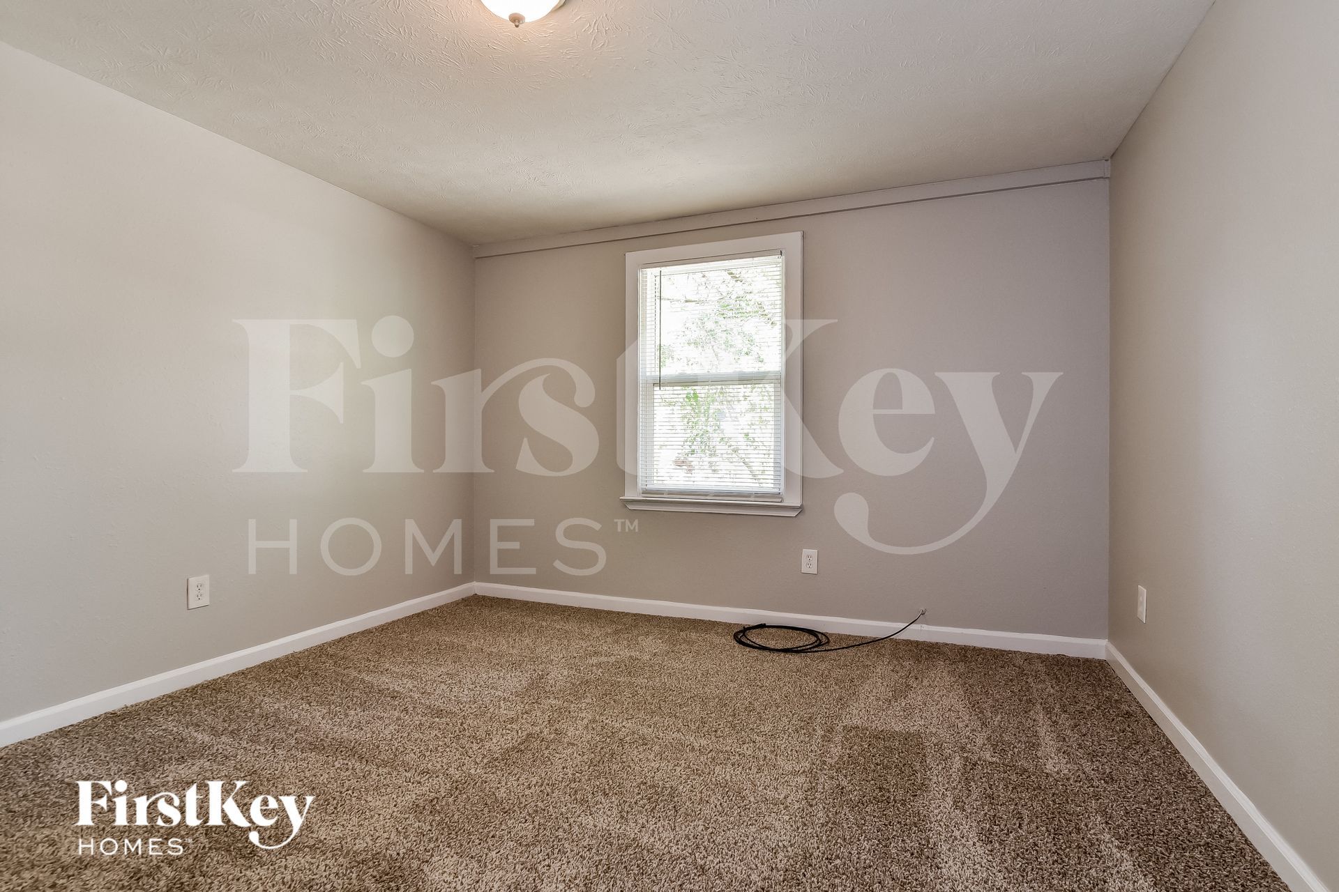 Building Photo - 2229 W 58th St