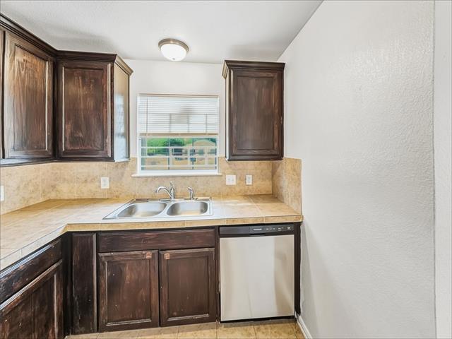 Building Photo - 3108 Lincoln Ave