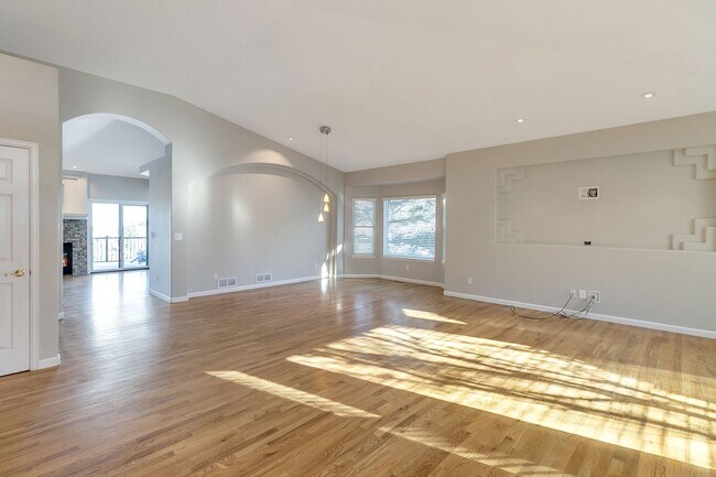 Building Photo - **Beautiful 5 Bed 4 Bath home for rent in ...