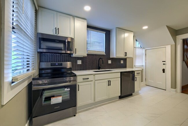 Building Photo - OSU Single Family House! Great Location!