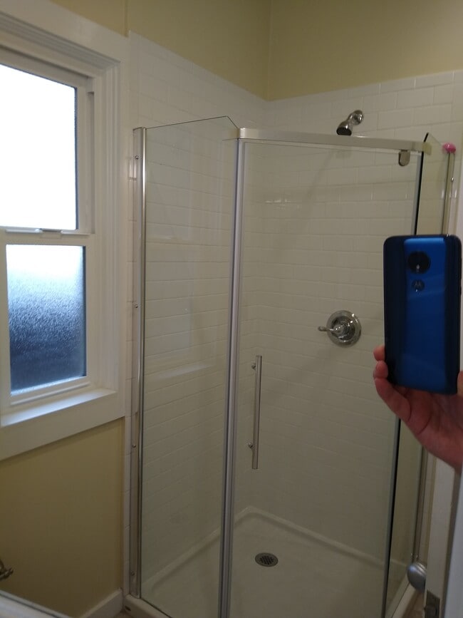 bathroom - 947 Geary St