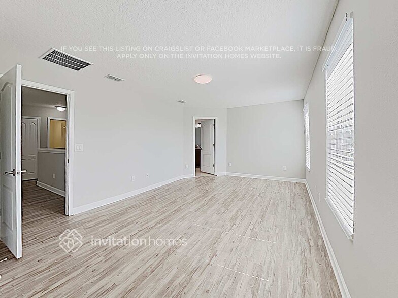 Building Photo - 1830 Thetford Cir