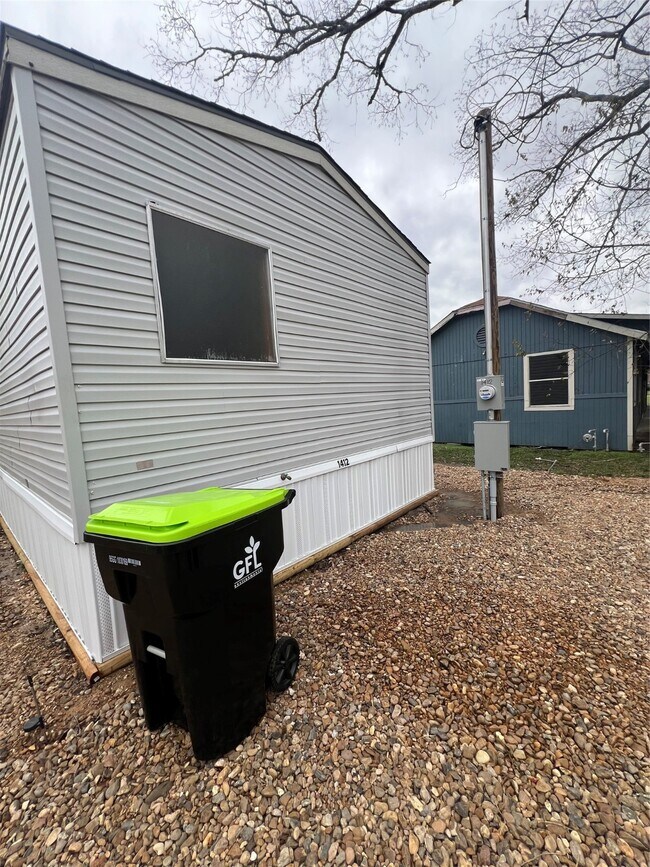 Building Photo - 1412 Austin St