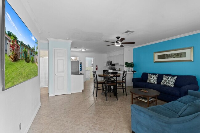 Building Photo - 311 SW 8th St