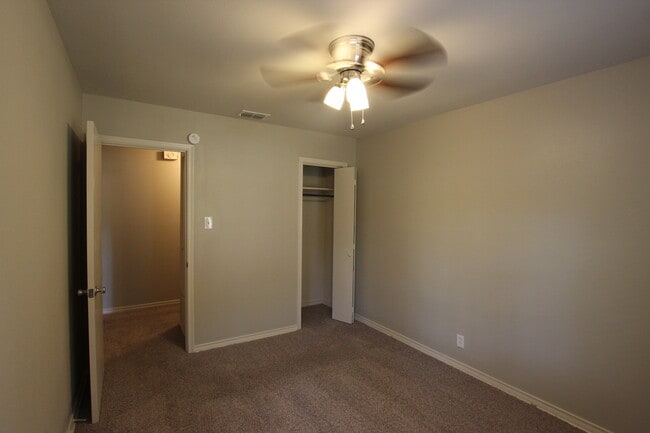Building Photo - Lease Takeover Opportunity Available! 3 be...