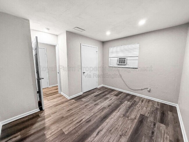 Building Photo - 3744 Estelle Ave