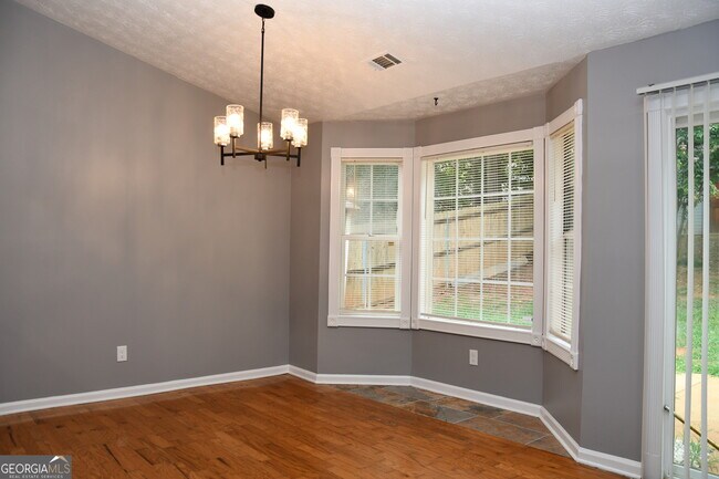 Building Photo - 5932 Homestead Cir