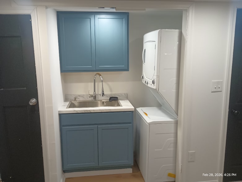 Building Photo - 917 Reverdy Rd