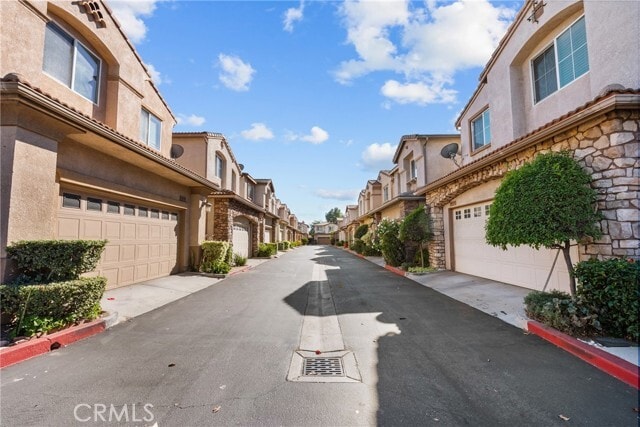 Building Photo - 9447 Hendrix Ln