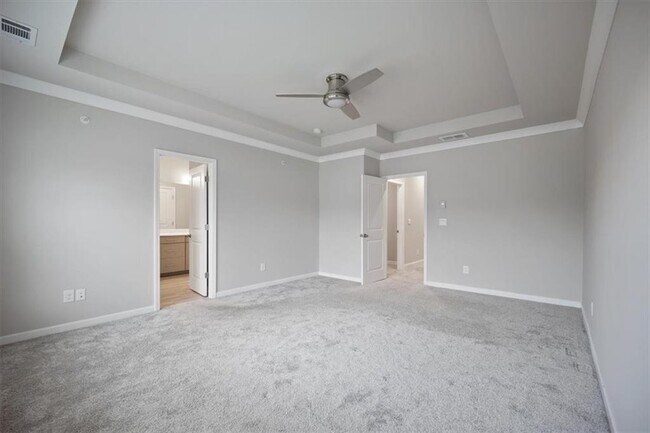 Building Photo - 1505 Slopeside Loop SE