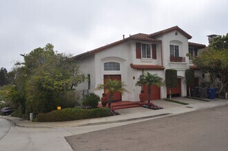 Building Photo - 4BR/3BA EXECUTIVE HOME IN EVER POPULAR RID...