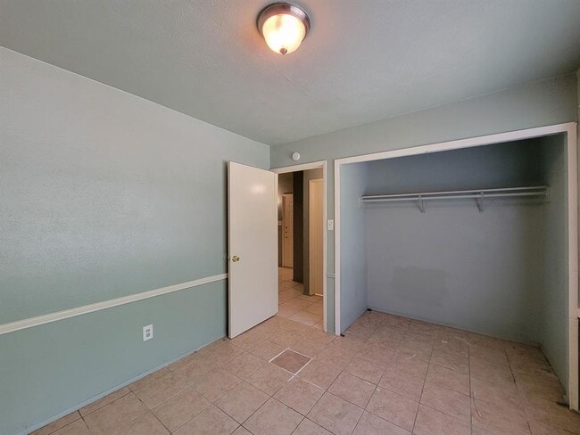 Building Photo - 17423 Ranch Country Rd