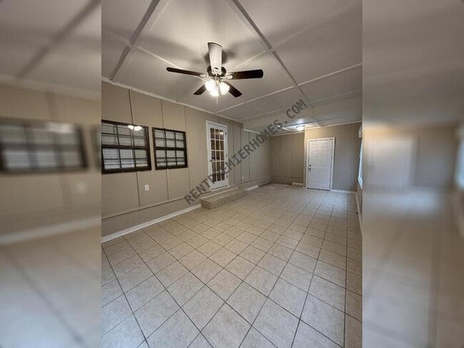 Building Photo - 322 E Lee Ave