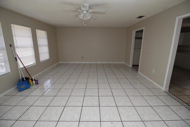 Building Photo - 1246 Alcazar St SE