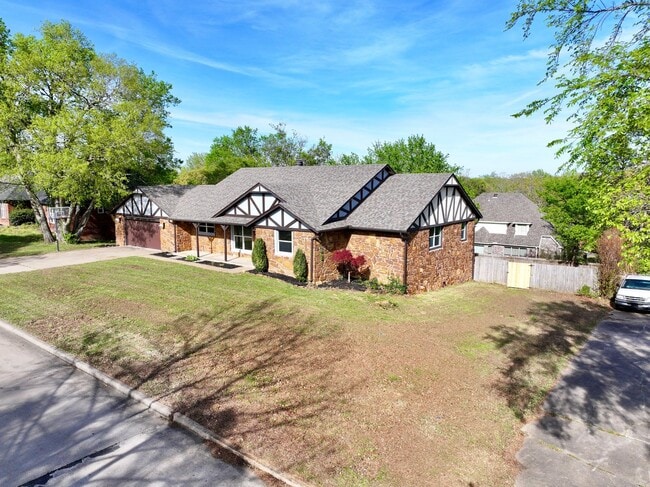 Building Photo - Spacious 4 Bed Home in Prime Claremore Location