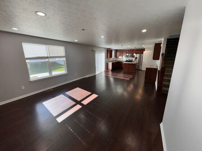 Building Photo - 4-Bedroom House for Rent